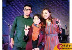 娱乐圈吃瓜综艺小说,瓜田里的甜蜜陷阱  第2张