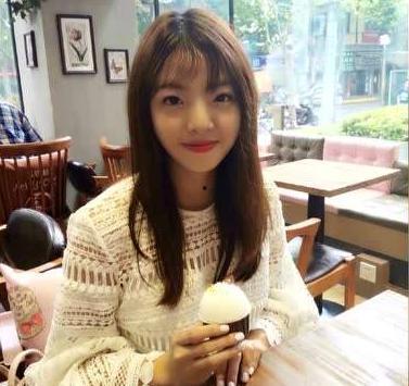 娱乐吃瓜酱19岁,揭秘娱乐圈背后的秘密与趣闻  第2张